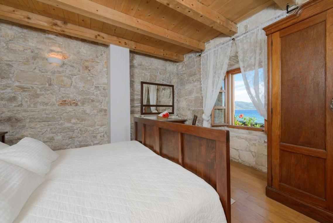 Luxury Beachfront Villa Mare With Private Pool At The Beach Orebic - Peljesac エクステリア 写真