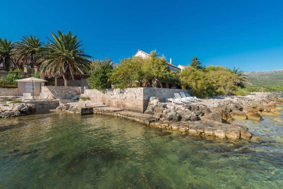 Luxury Beachfront Villa Mare With Private Pool At The Beach Orebic - Peljesac エクステリア 写真