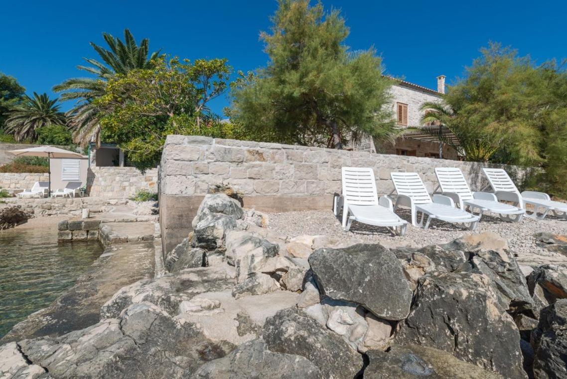 Luxury Beachfront Villa Mare With Private Pool At The Beach Orebic - Peljesac エクステリア 写真