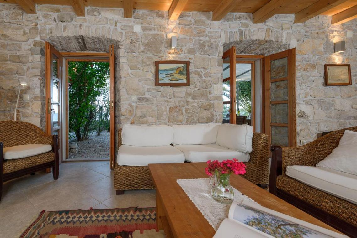 Luxury Beachfront Villa Mare With Private Pool At The Beach Orebic - Peljesac エクステリア 写真