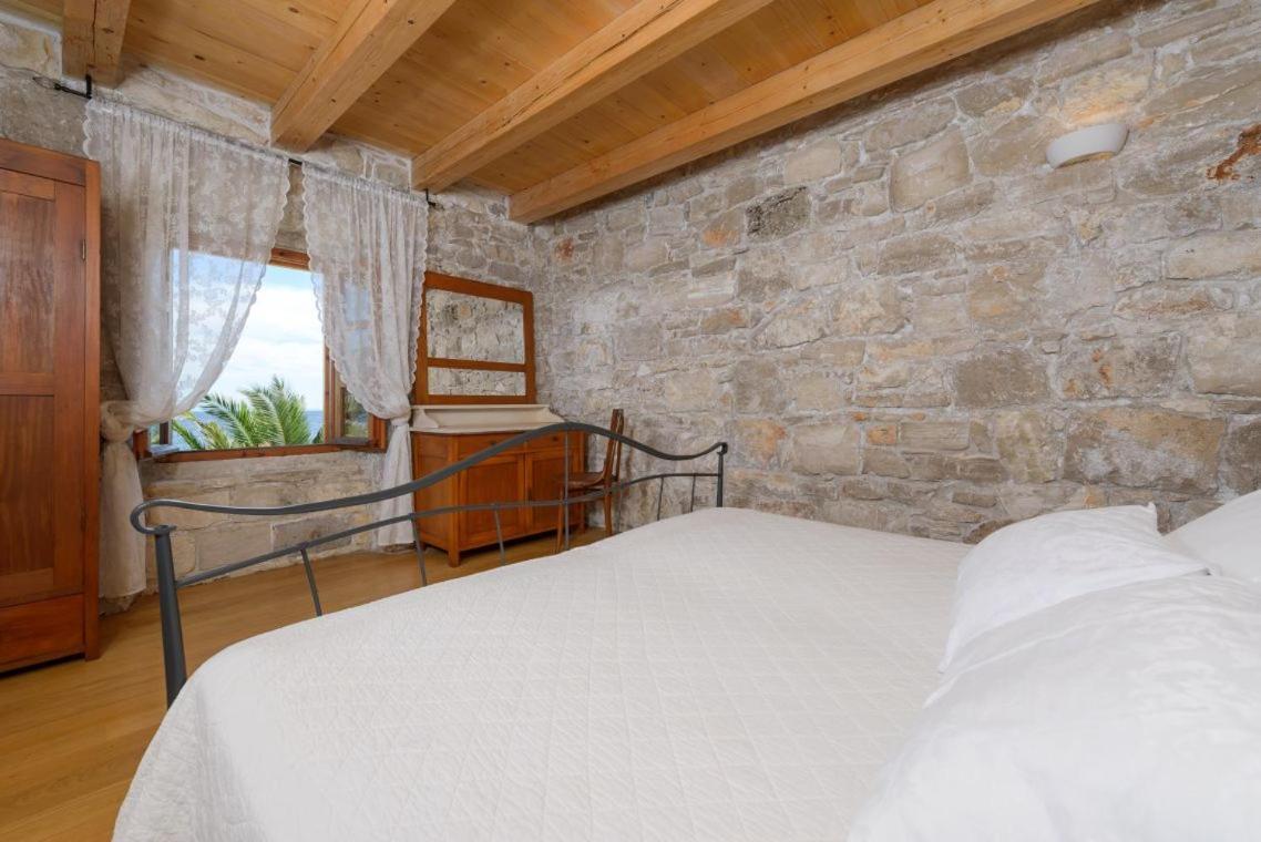 Luxury Beachfront Villa Mare With Private Pool At The Beach Orebic - Peljesac エクステリア 写真