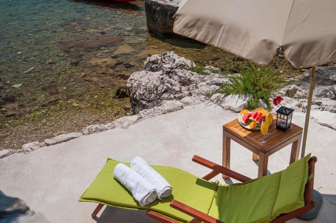 Luxury Beachfront Villa Mare With Private Pool At The Beach Orebic - Peljesac エクステリア 写真