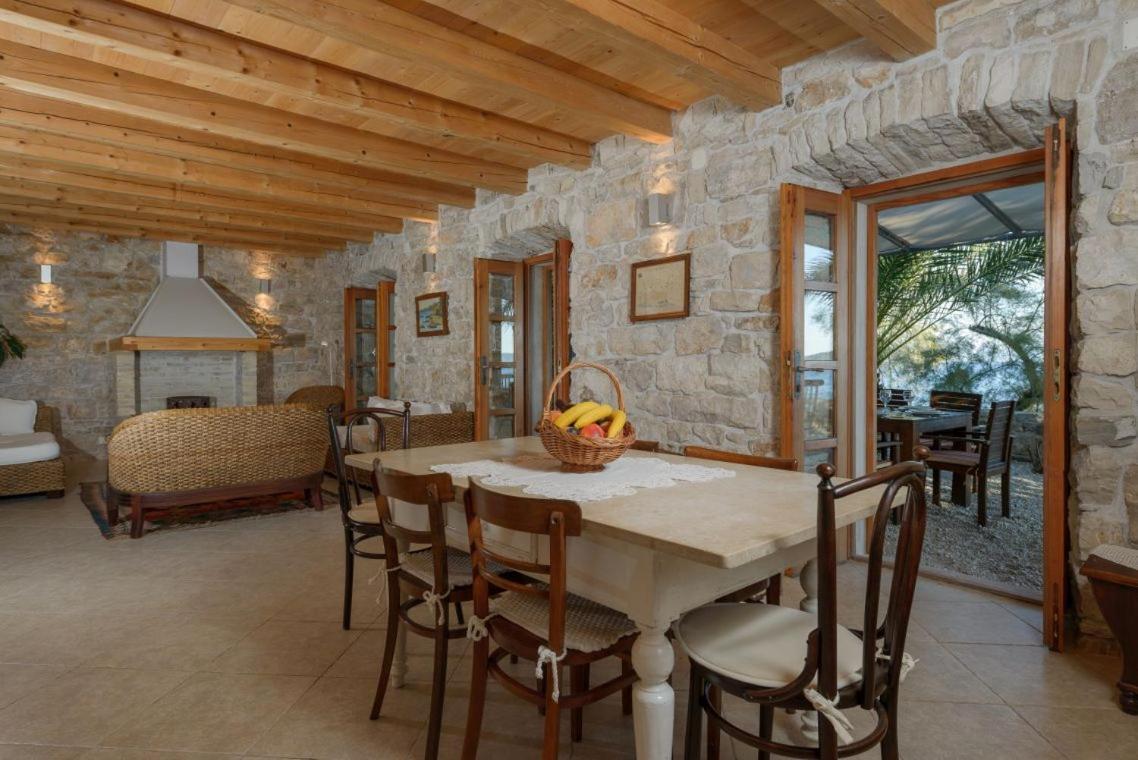 Luxury Beachfront Villa Mare With Private Pool At The Beach Orebic - Peljesac エクステリア 写真