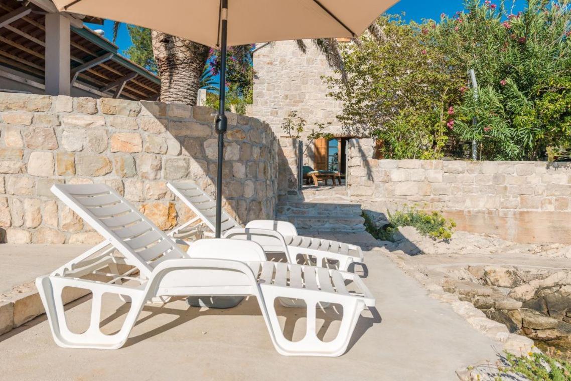 Luxury Beachfront Villa Mare With Private Pool At The Beach Orebic - Peljesac エクステリア 写真